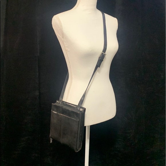 HOBO Multifunction Crossbody Bag - Picture 4 of 15